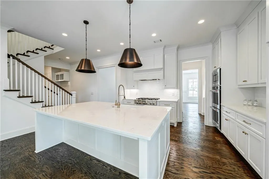 287 Green Hill Road, Sandy Springs, Georgia 30342, 5 Bedrooms Bedrooms, ,4 BathroomsBathrooms,Residential,Sold,287 Green Hill Road,6747194