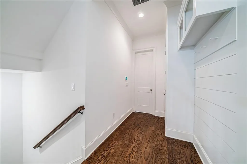 287 Green Hill Road, Sandy Springs, Georgia 30342, 5 Bedrooms Bedrooms, ,4 BathroomsBathrooms,Residential,Sold,287 Green Hill Road,6747194