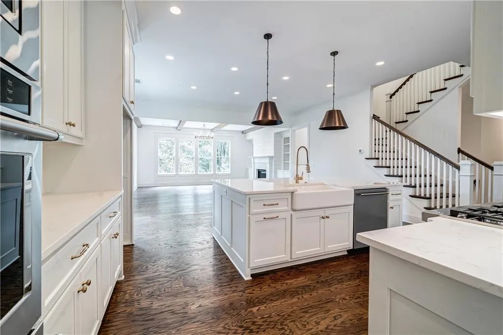 287 Green Hill Road, Sandy Springs, Georgia 30342, 5 Bedrooms Bedrooms, ,4 BathroomsBathrooms,Residential,Sold,287 Green Hill Road,6747194