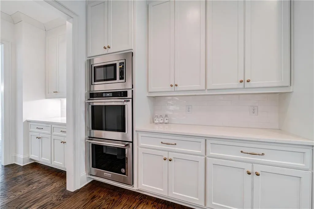 287 Green Hill Road, Sandy Springs, Georgia 30342, 5 Bedrooms Bedrooms, ,4 BathroomsBathrooms,Residential,Sold,287 Green Hill Road,6747194