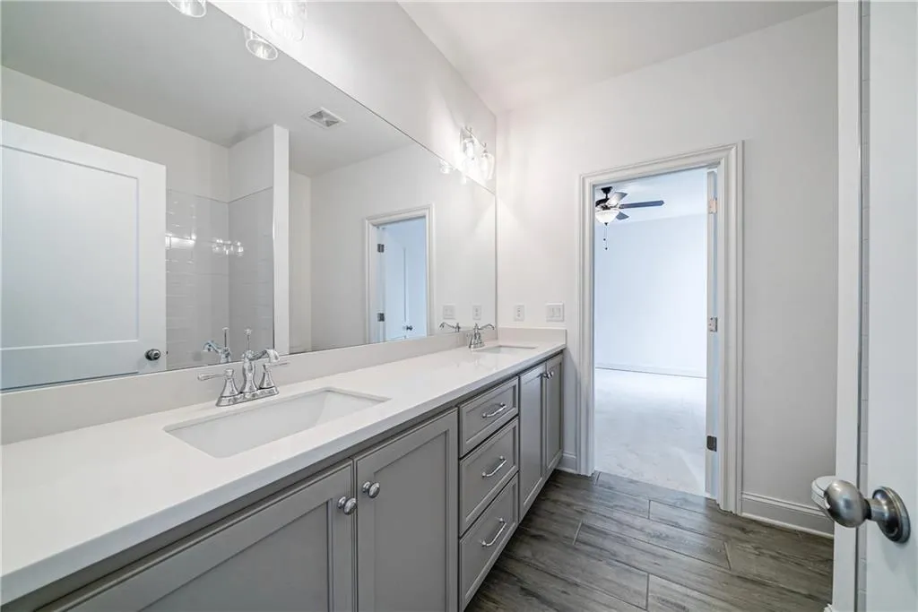287 Green Hill Road, Sandy Springs, Georgia 30342, 5 Bedrooms Bedrooms, ,4 BathroomsBathrooms,Residential,Sold,287 Green Hill Road,6747194