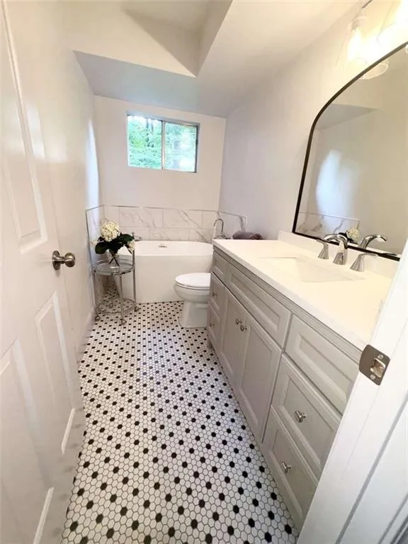 7190 Twin Branch Road, Atlanta, Georgia 30328, 5 Bedrooms Bedrooms, ,3 BathroomsBathrooms,Residential,For Sale,7190 Twin Branch Road,7762467