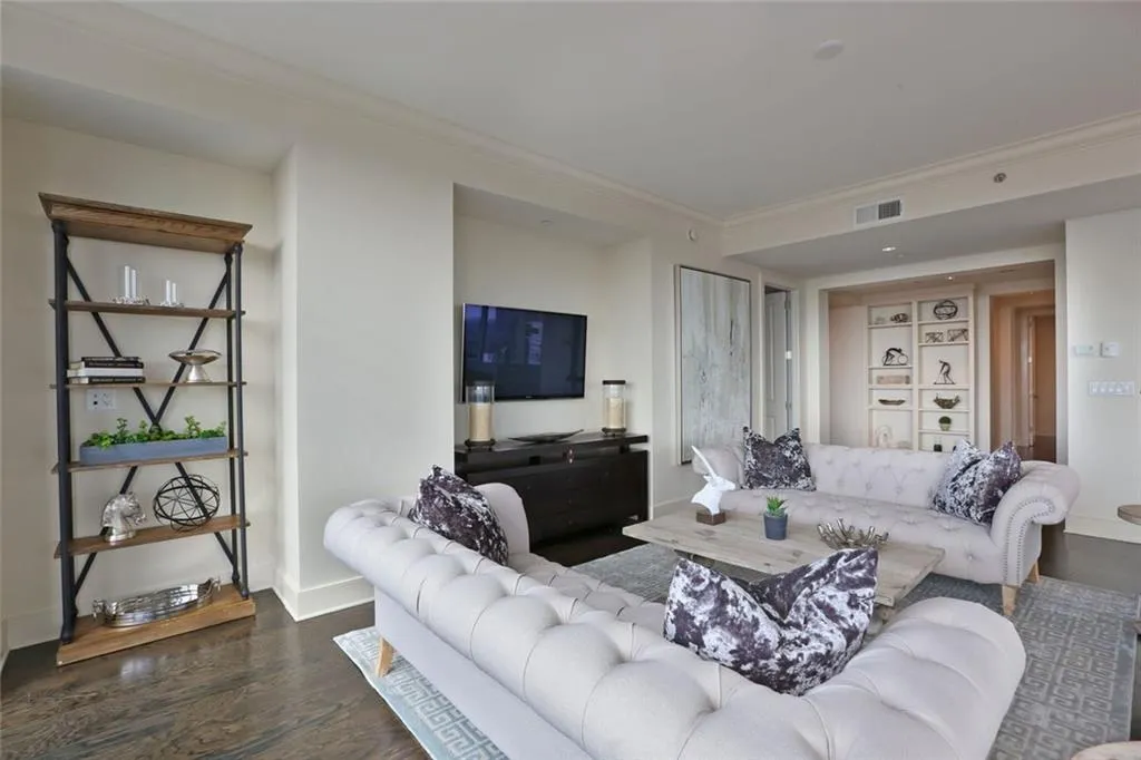 3630 Peachtree Road Ne Unit 2703, Atlanta, Georgia 30326, 3 Bedrooms Bedrooms, ,3 BathroomsBathrooms,Residential,Sold,3630 Peachtree Road Ne Unit 2703,5750148