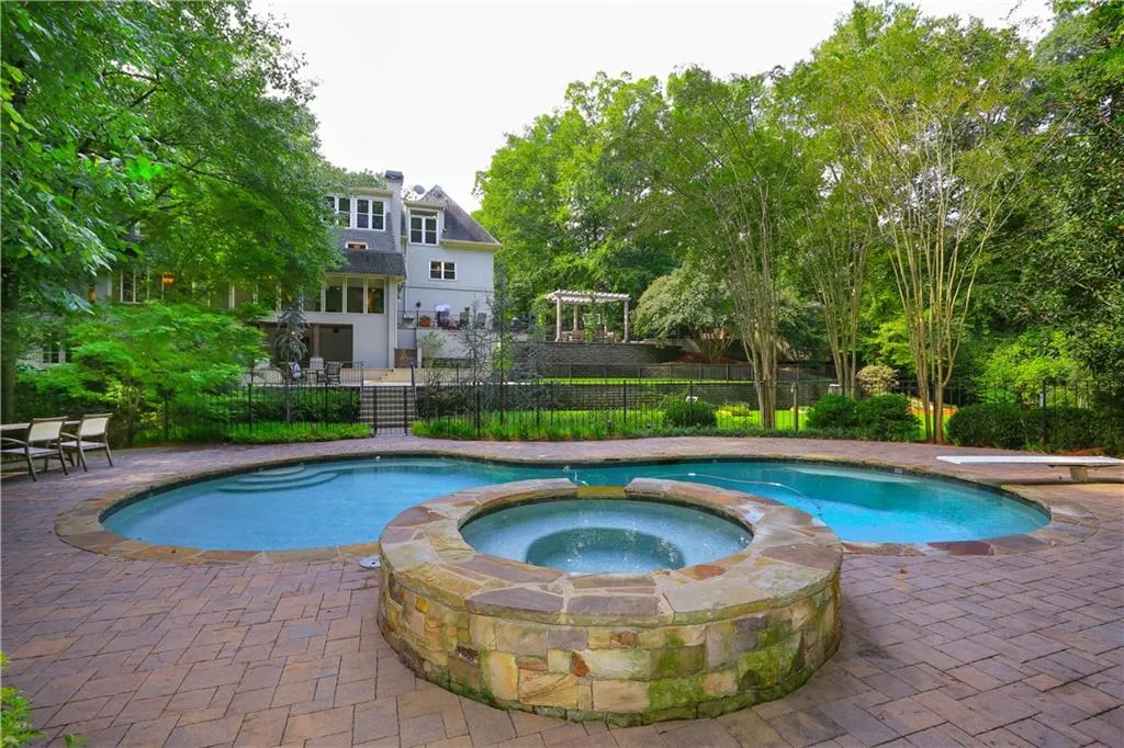 5265 Kenbrook Way, Atlanta, Georgia 30327, 6 Bedrooms Bedrooms, ,5 BathroomsBathrooms,Residential,Sold,5265 Kenbrook Way,6625218