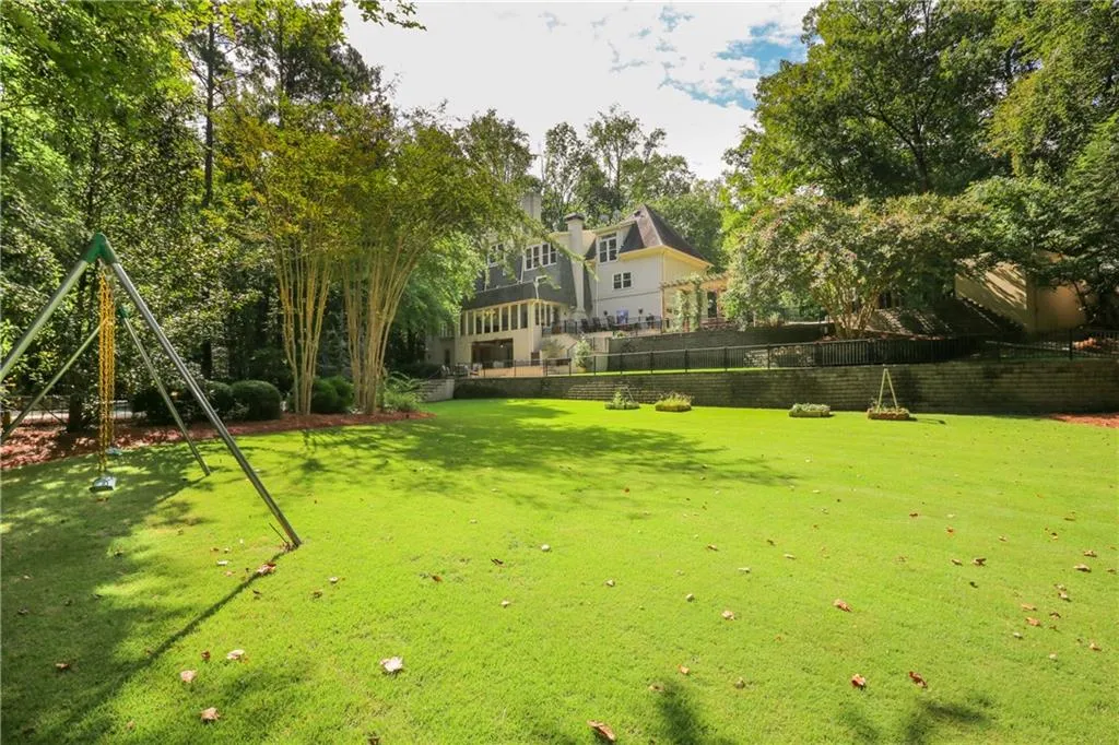 5265 Kenbrook Way, Atlanta, Georgia 30327, 6 Bedrooms Bedrooms, ,5 BathroomsBathrooms,Residential,Sold,5265 Kenbrook Way,6625218
