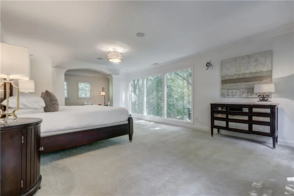 5265 Kenbrook Way, Atlanta, Georgia 30327, 6 Bedrooms Bedrooms, ,5 BathroomsBathrooms,Residential,Sold,5265 Kenbrook Way,6625218