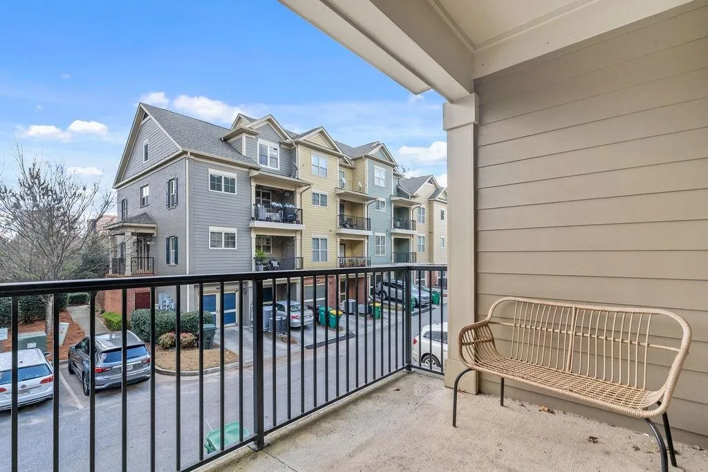 6472 Chariot Street, Sandy Springs, Georgia 30328, 2 Bedrooms Bedrooms, ,2 BathroomsBathrooms,Residential,Sold,6472 Chariot Street,6824502