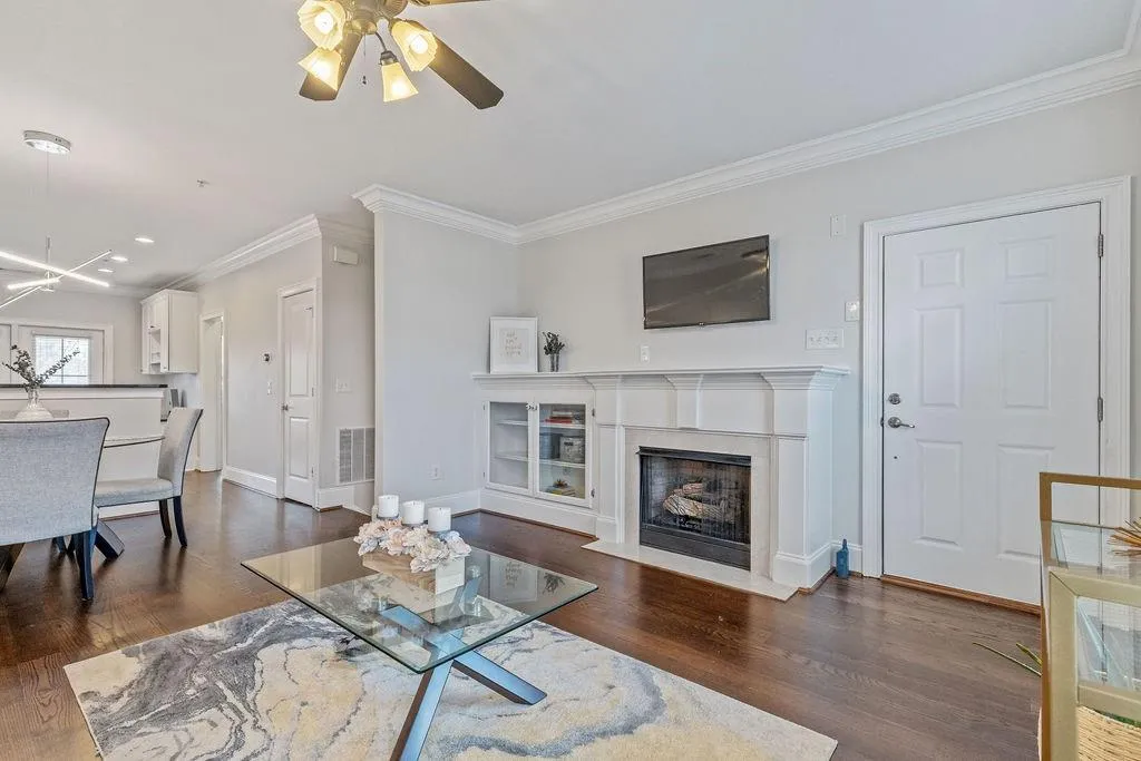 6472 Chariot Street, Sandy Springs, Georgia 30328, 2 Bedrooms Bedrooms, ,2 BathroomsBathrooms,Residential,Sold,6472 Chariot Street,6824502