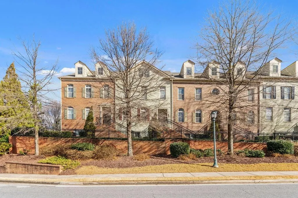 6472 Chariot Street, Sandy Springs, Georgia 30328, 2 Bedrooms Bedrooms, ,2 BathroomsBathrooms,Residential,Sold,6472 Chariot Street,6824502