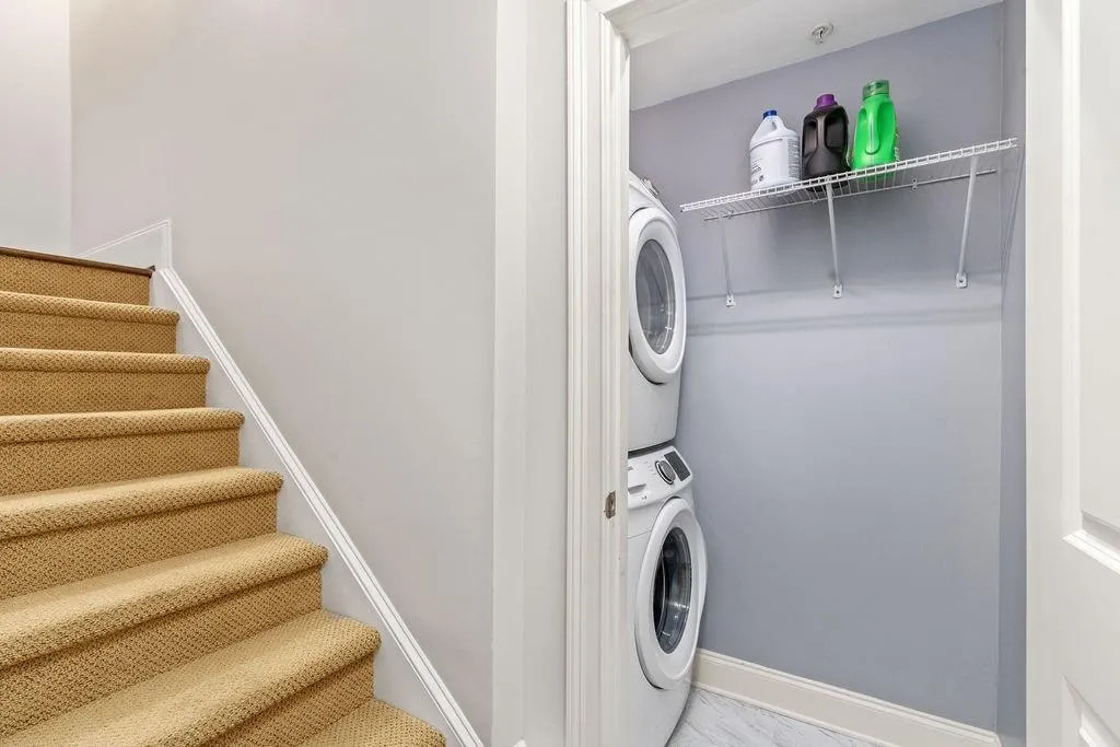 6472 Chariot Street, Sandy Springs, Georgia 30328, 2 Bedrooms Bedrooms, ,2 BathroomsBathrooms,Residential,Sold,6472 Chariot Street,6824502