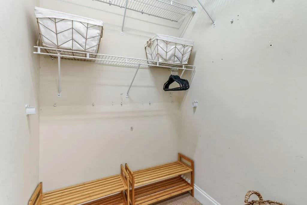 6472 Chariot Street, Sandy Springs, Georgia 30328, 2 Bedrooms Bedrooms, ,2 BathroomsBathrooms,Residential,Sold,6472 Chariot Street,6824502