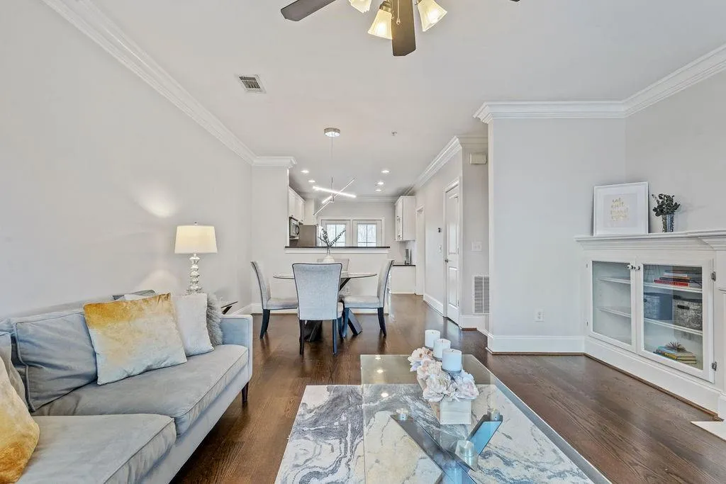 6472 Chariot Street, Sandy Springs, Georgia 30328, 2 Bedrooms Bedrooms, ,2 BathroomsBathrooms,Residential,Sold,6472 Chariot Street,6824502