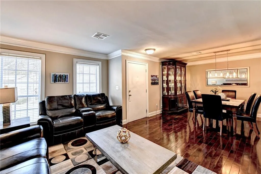 104 Masons Creek Circle, Sandy Springs, Georgia 30350, 3 Bedrooms Bedrooms, ,2 BathroomsBathrooms,Residential,Sold,104 Masons Creek Circle,7178995