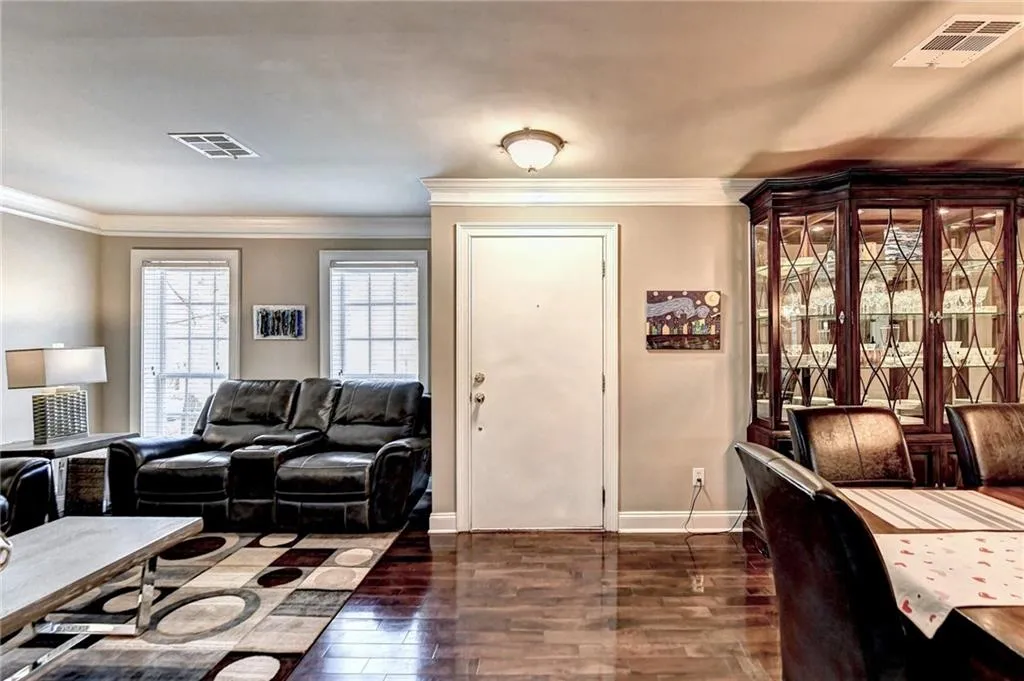 104 Masons Creek Circle, Sandy Springs, Georgia 30350, 3 Bedrooms Bedrooms, ,2 BathroomsBathrooms,Residential,Sold,104 Masons Creek Circle,7178995