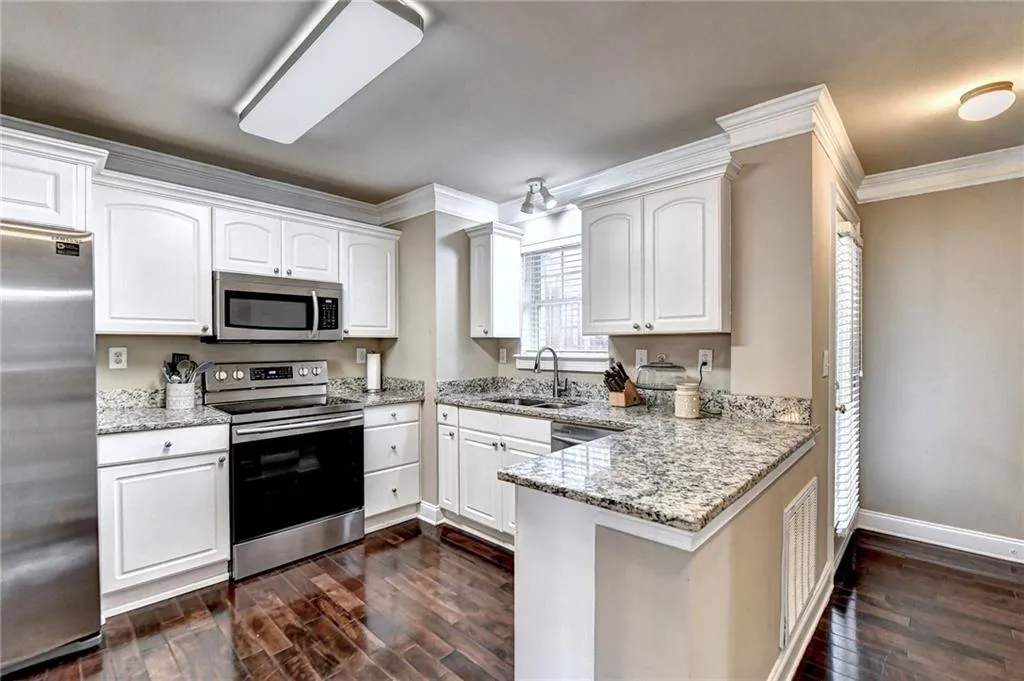 104 Masons Creek Circle, Sandy Springs, Georgia 30350, 3 Bedrooms Bedrooms, ,2 BathroomsBathrooms,Residential,Sold,104 Masons Creek Circle,7178995