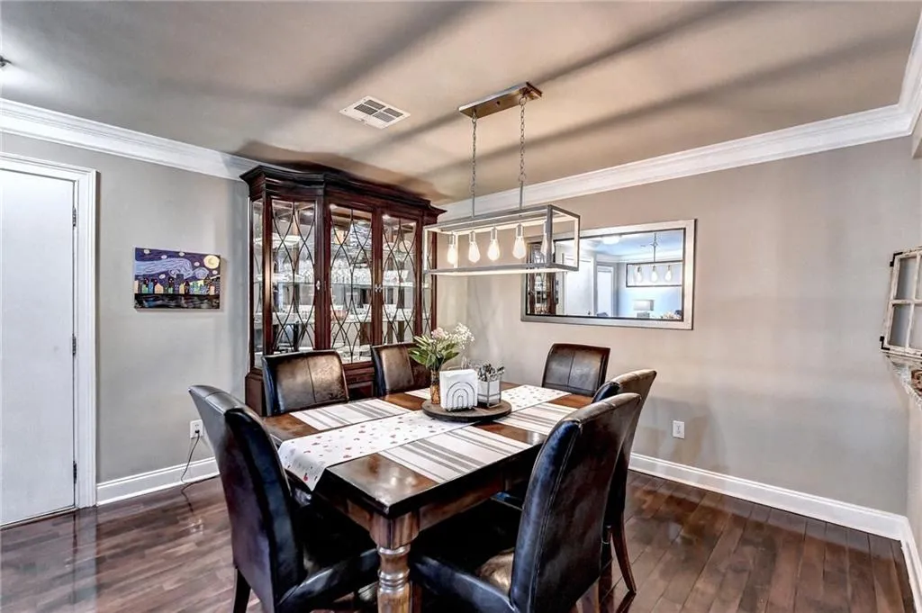 104 Masons Creek Circle, Sandy Springs, Georgia 30350, 3 Bedrooms Bedrooms, ,2 BathroomsBathrooms,Residential,Sold,104 Masons Creek Circle,7178995