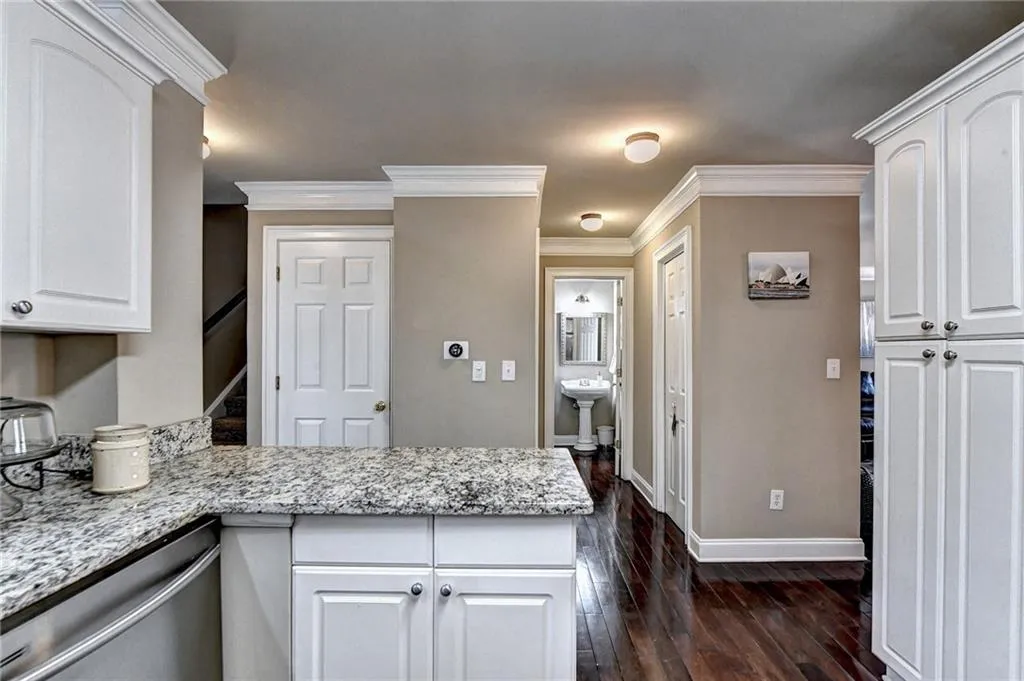 104 Masons Creek Circle, Sandy Springs, Georgia 30350, 3 Bedrooms Bedrooms, ,2 BathroomsBathrooms,Residential,Sold,104 Masons Creek Circle,7178995