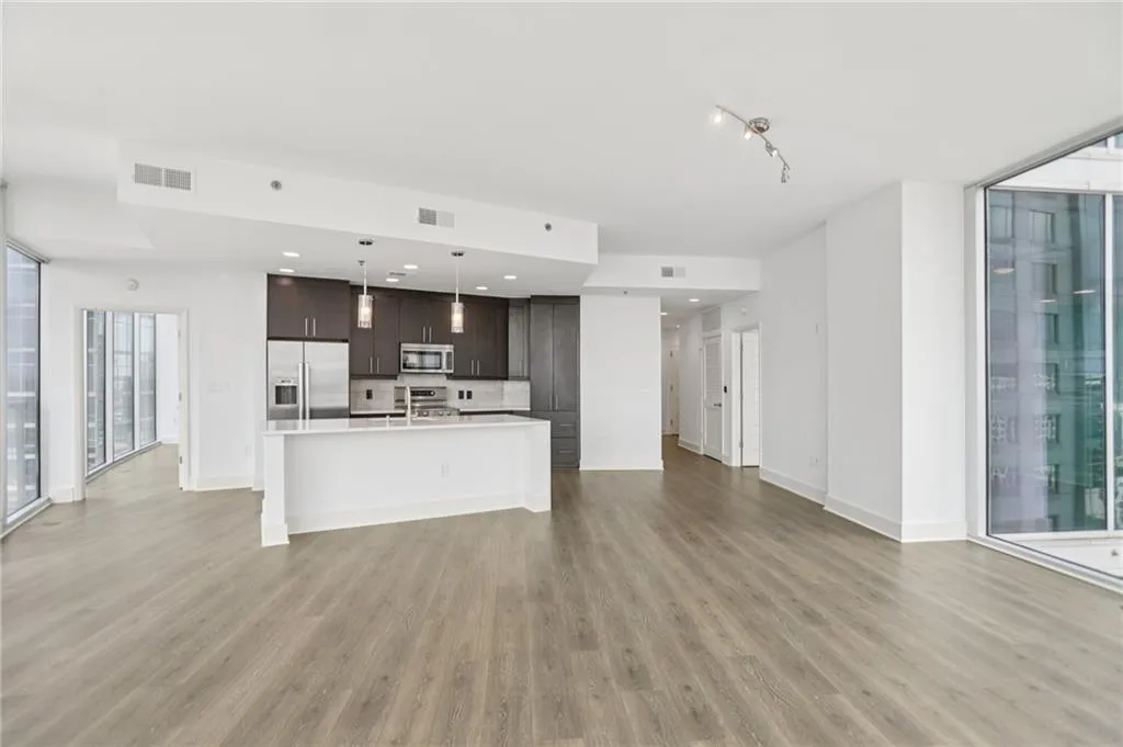 1080 Peachtree Street Ne Unit 2003, Atlanta, Georgia 30309, 2 Bedrooms Bedrooms, ,2 BathroomsBathrooms,Residential,For Sale,1080 Peachtree Street Ne Unit 2003,7615535
