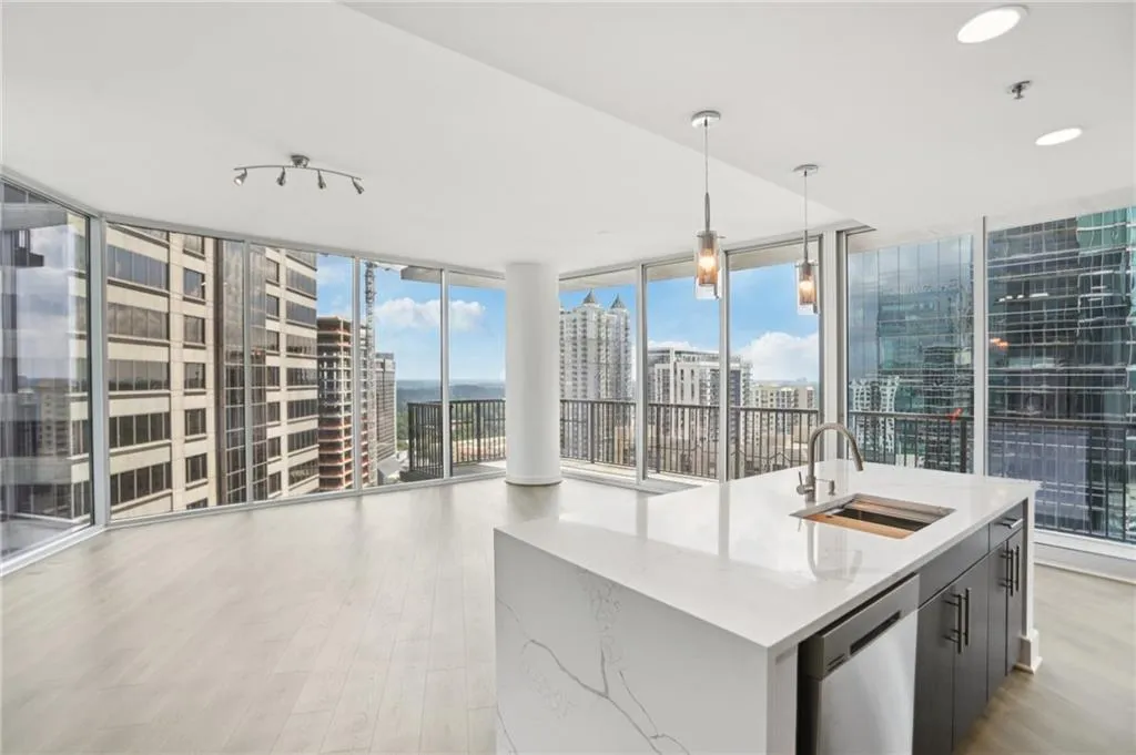1080 Peachtree Street Ne Unit 2003, Atlanta, Georgia 30309, 2 Bedrooms Bedrooms, ,2 BathroomsBathrooms,Residential,For Sale,1080 Peachtree Street Ne Unit 2003,7615535