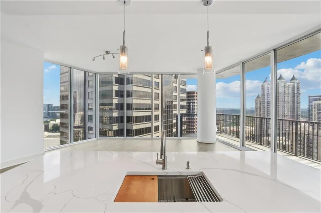 1080 Peachtree Street Ne Unit 2003, Atlanta, Georgia 30309, 2 Bedrooms Bedrooms, ,2 BathroomsBathrooms,Residential,For Sale,1080 Peachtree Street Ne Unit 2003,7615535