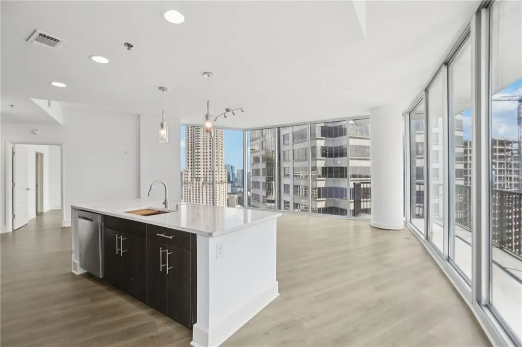 1080 Peachtree Street Ne Unit 2003, Atlanta, Georgia 30309, 2 Bedrooms Bedrooms, ,2 BathroomsBathrooms,Residential,For Sale,1080 Peachtree Street Ne Unit 2003,7615535
