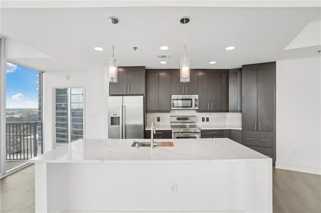 1080 Peachtree Street Ne Unit 2003, Atlanta, Georgia 30309, 2 Bedrooms Bedrooms, ,2 BathroomsBathrooms,Residential,For Sale,1080 Peachtree Street Ne Unit 2003,7615535