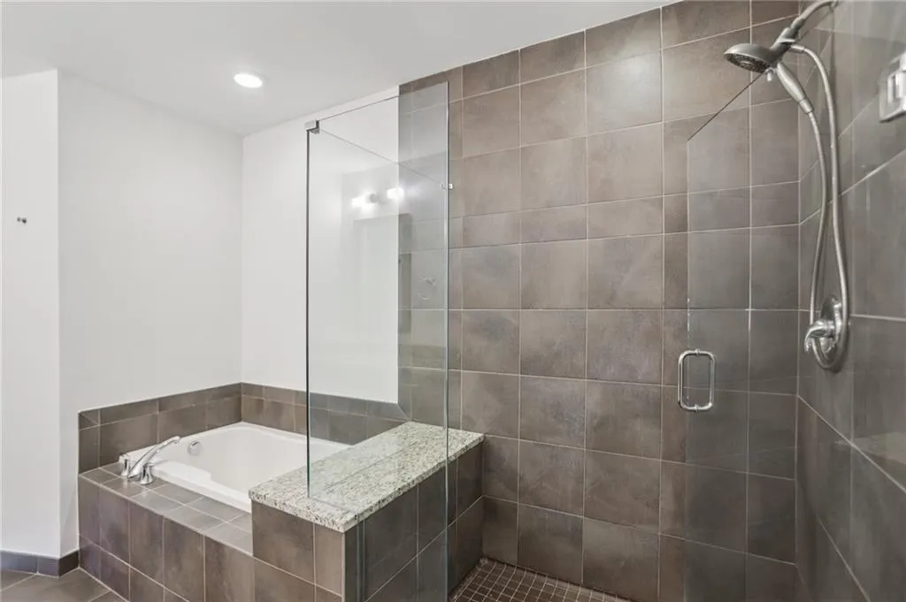 1080 Peachtree Street Ne Unit 2003, Atlanta, Georgia 30309, 2 Bedrooms Bedrooms, ,2 BathroomsBathrooms,Residential,For Sale,1080 Peachtree Street Ne Unit 2003,7615535