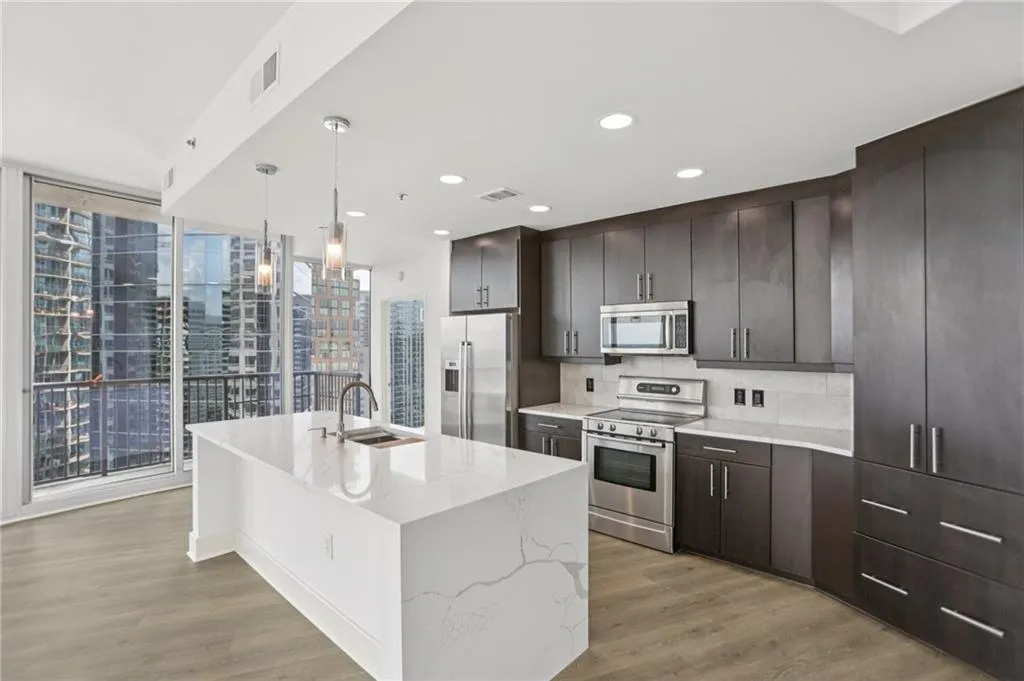 1080 Peachtree Street Ne Unit 2003, Atlanta, Georgia 30309, 2 Bedrooms Bedrooms, ,2 BathroomsBathrooms,Residential,For Sale,1080 Peachtree Street Ne Unit 2003,7615535