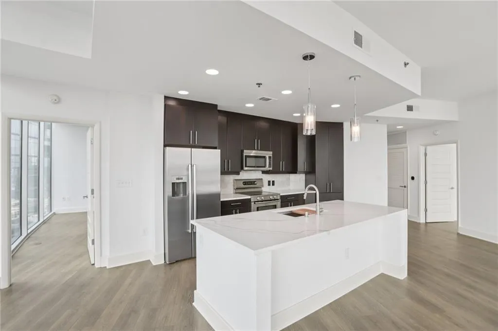 1080 Peachtree Street Ne Unit 2003, Atlanta, Georgia 30309, 2 Bedrooms Bedrooms, ,2 BathroomsBathrooms,Residential,For Sale,1080 Peachtree Street Ne Unit 2003,7615535