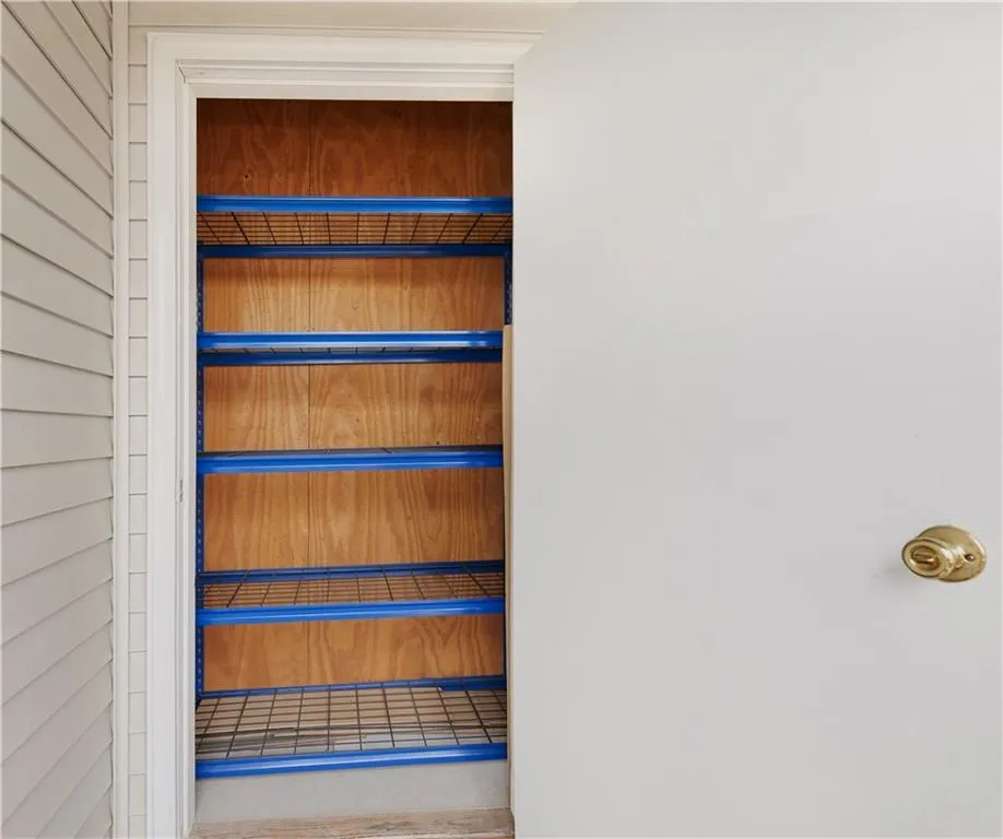 6816 Glenridge Drive Unit B, Sandy Springs, Georgia 30328, 2 Bedrooms Bedrooms, ,2 BathroomsBathrooms,Residential,Sold,6816 Glenridge Drive Unit B,7017751