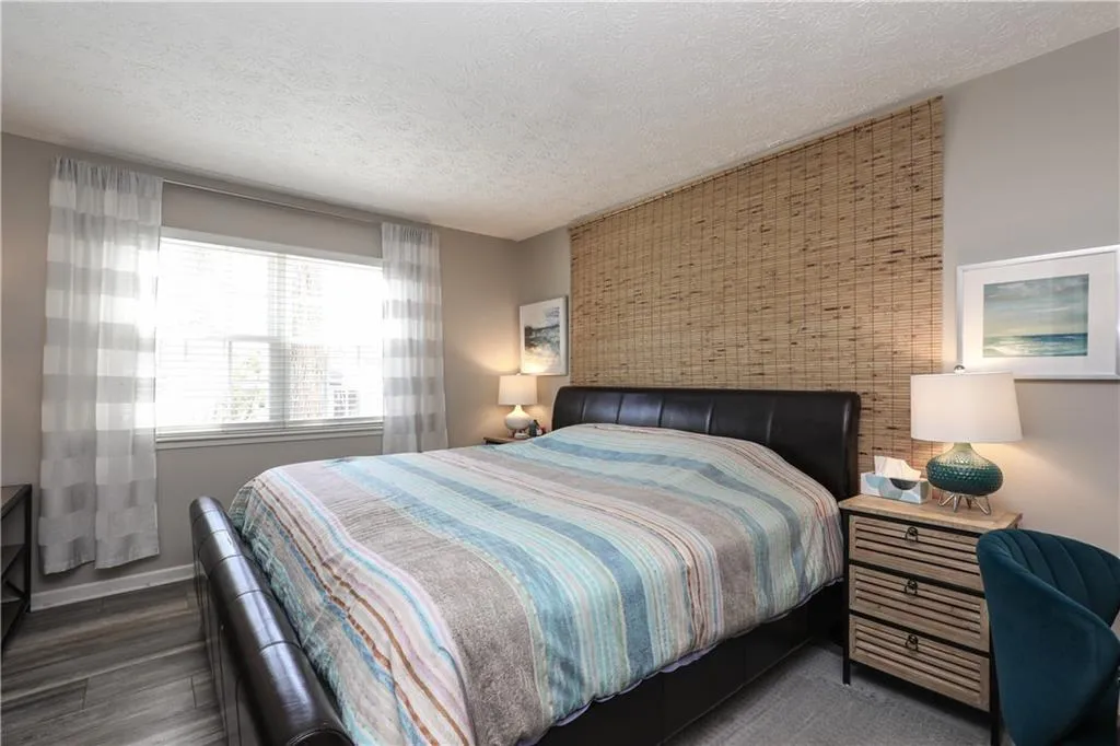 6816 Glenridge Drive Unit B, Sandy Springs, Georgia 30328, 2 Bedrooms Bedrooms, ,2 BathroomsBathrooms,Residential,Sold,6816 Glenridge Drive Unit B,7017751