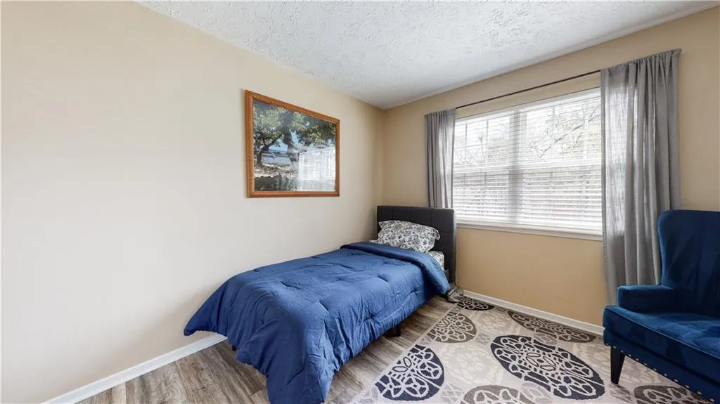 6816 Glenridge Drive Unit B, Sandy Springs, Georgia 30328, 2 Bedrooms Bedrooms, ,2 BathroomsBathrooms,Residential,Sold,6816 Glenridge Drive Unit B,7017751