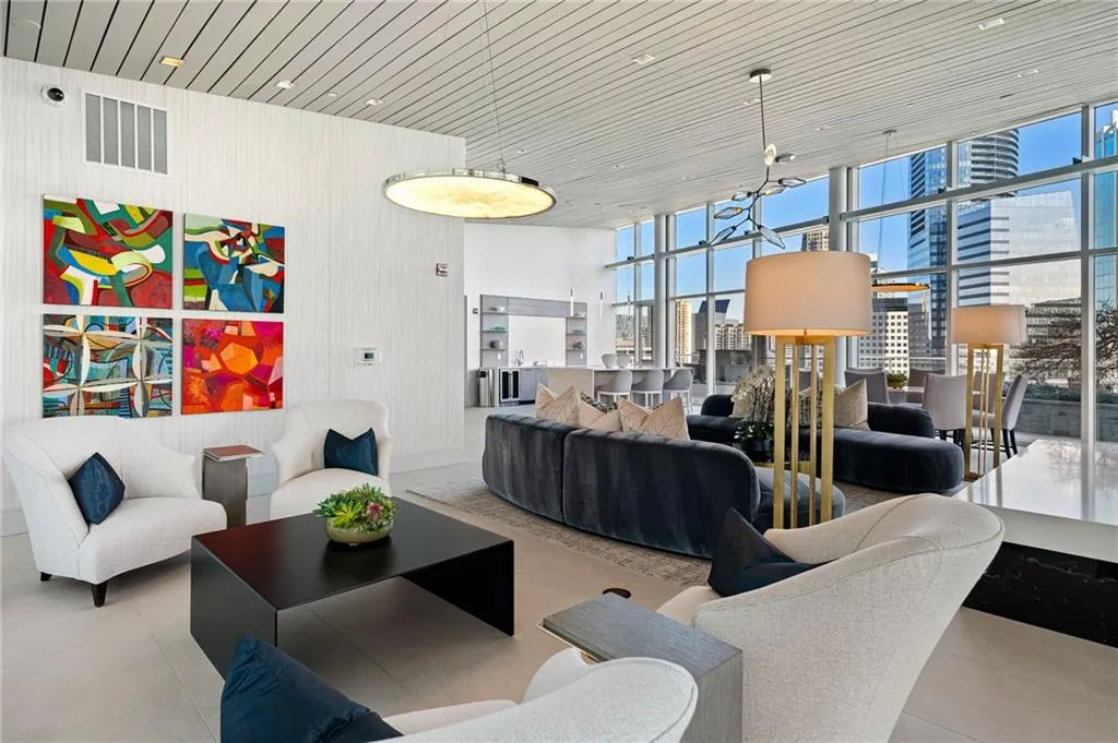 Clubroom.