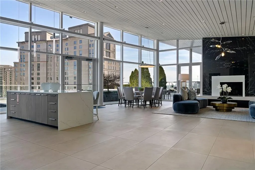 Clubroom.