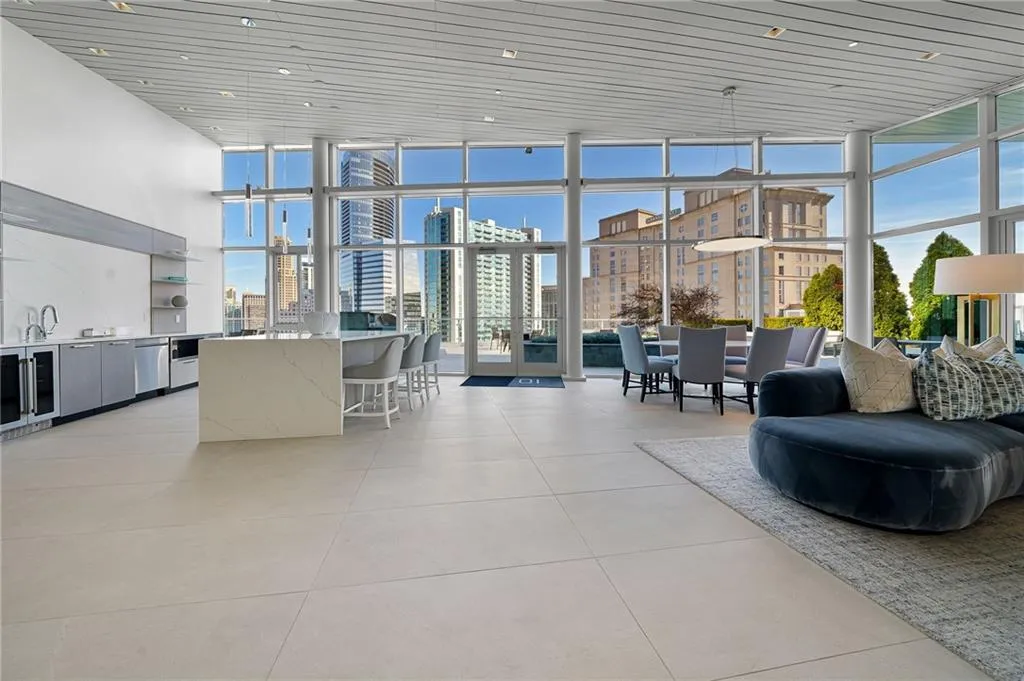 Clubroom.