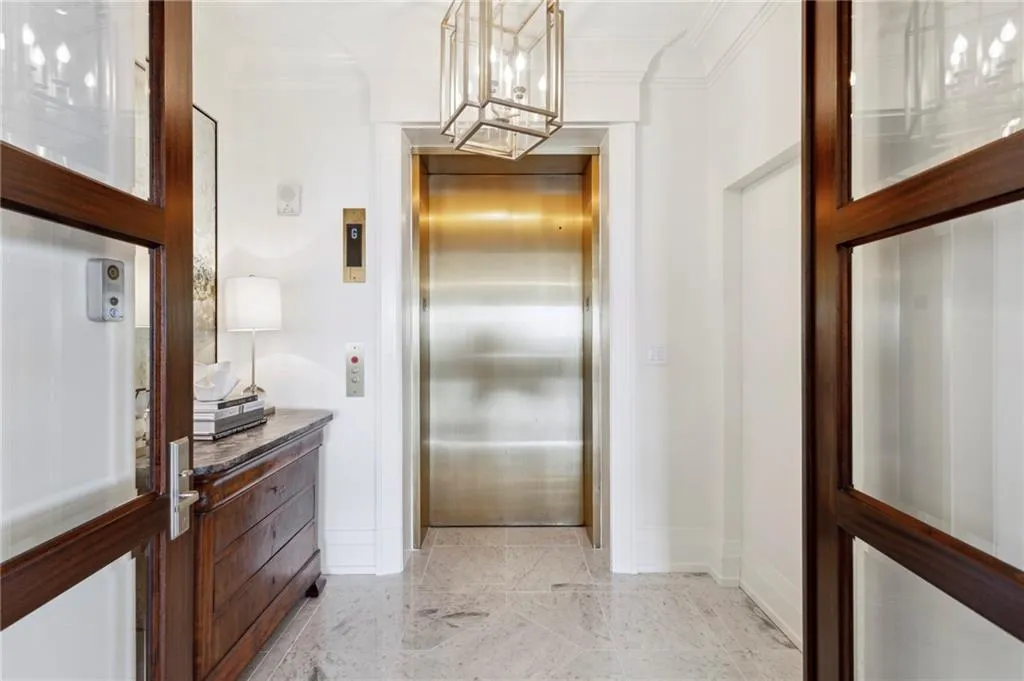 88 W PACES FERRY Road NW Unit 2140, Atlanta, Georgia 30305, 2 Bedrooms Bedrooms, ,2 BathroomsBathrooms,Residential,For Sale,88 W PACES FERRY Road NW Unit 2140,7257662
