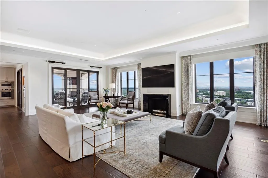 88 W PACES FERRY Road NW Unit 2140, Atlanta, Georgia 30305, 2 Bedrooms Bedrooms, ,2 BathroomsBathrooms,Residential,For Sale,88 W PACES FERRY Road NW Unit 2140,7257662