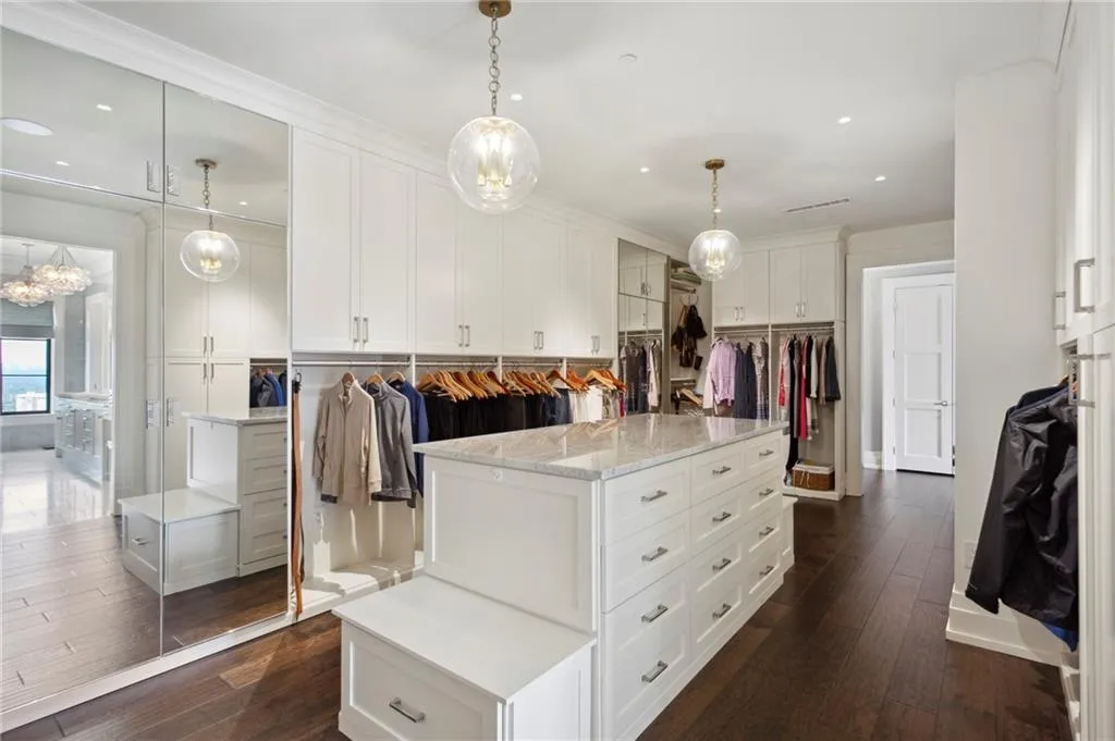 88 W PACES FERRY Road NW Unit 2140, Atlanta, Georgia 30305, 2 Bedrooms Bedrooms, ,2 BathroomsBathrooms,Residential,For Sale,88 W PACES FERRY Road NW Unit 2140,7257662