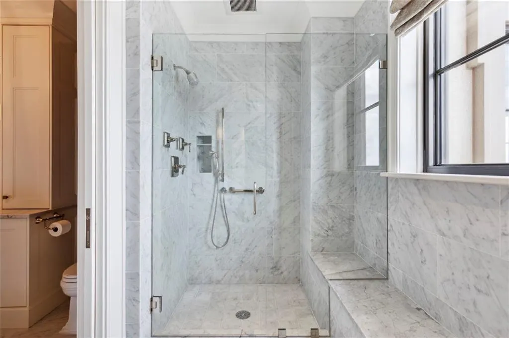 88 W PACES FERRY Road NW Unit 2140, Atlanta, Georgia 30305, 2 Bedrooms Bedrooms, ,2 BathroomsBathrooms,Residential,For Sale,88 W PACES FERRY Road NW Unit 2140,7257662