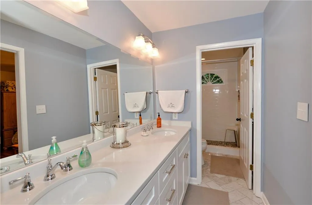 303 Garden Court, Sandy Springs, Georgia 30328, 3 Bedrooms Bedrooms, ,2 BathroomsBathrooms,Residential,Sold,303 Garden Court,6065332