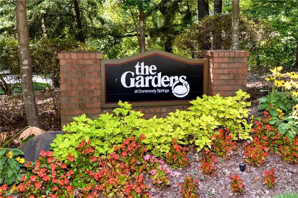 303 Garden Court, Sandy Springs, Georgia 30328, 3 Bedrooms Bedrooms, ,2 BathroomsBathrooms,Residential,Sold,303 Garden Court,6065332