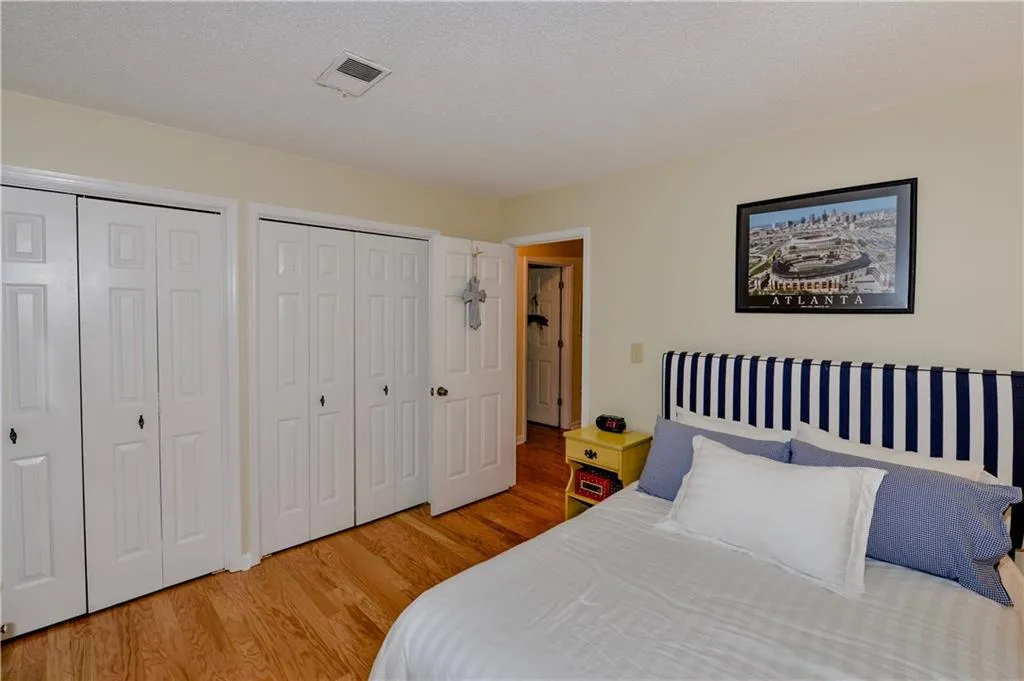 303 Garden Court, Sandy Springs, Georgia 30328, 3 Bedrooms Bedrooms, ,2 BathroomsBathrooms,Residential,Sold,303 Garden Court,6065332