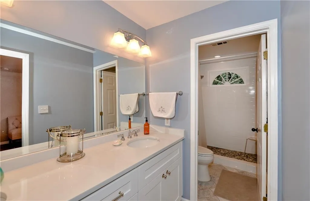 303 Garden Court, Sandy Springs, Georgia 30328, 3 Bedrooms Bedrooms, ,2 BathroomsBathrooms,Residential,Sold,303 Garden Court,6065332