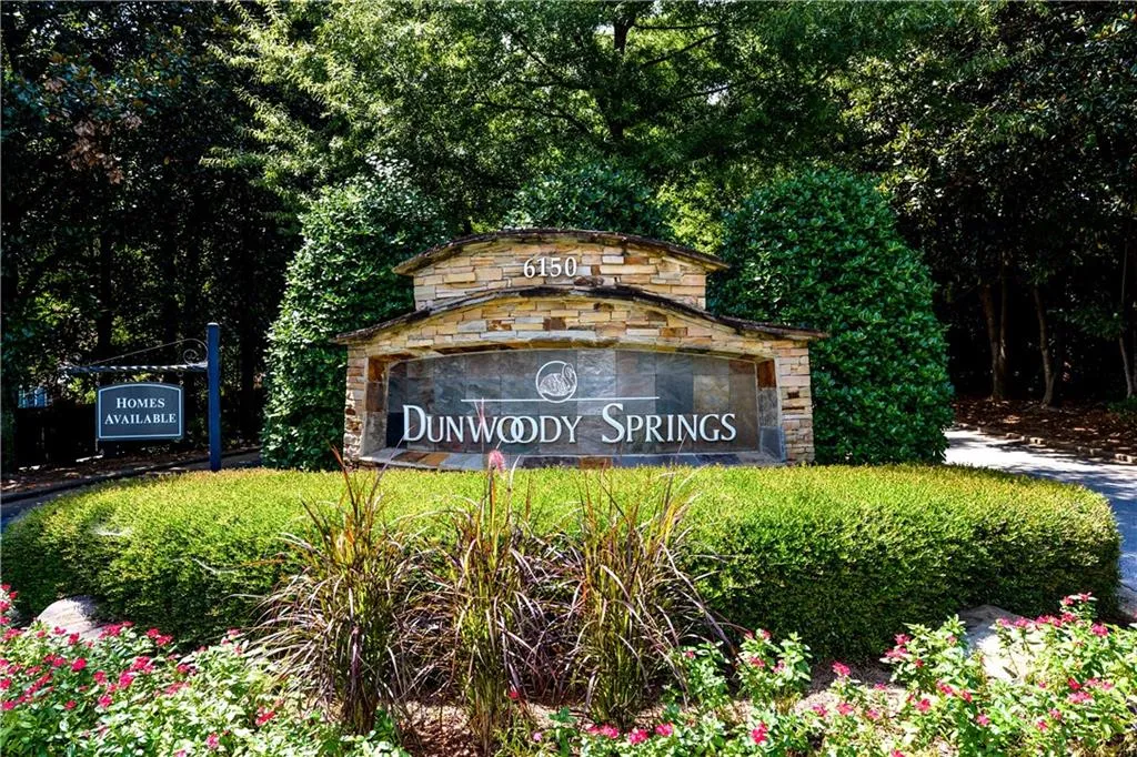 303 Garden Court, Sandy Springs, Georgia 30328, 3 Bedrooms Bedrooms, ,2 BathroomsBathrooms,Residential,Sold,303 Garden Court,6065332