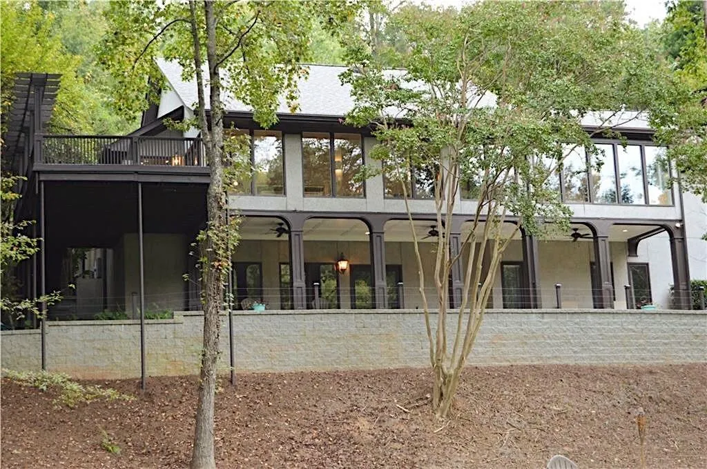 130 Hidden Falls Lane E, Sandy Springs, Georgia 30328, 4 Bedrooms Bedrooms, ,4 BathroomsBathrooms,Residential,Sold,130 Hidden Falls Lane E,6626134