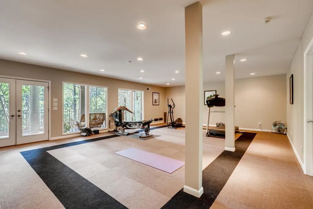 130 Hidden Falls Lane E, Sandy Springs, Georgia 30328, 4 Bedrooms Bedrooms, ,4 BathroomsBathrooms,Residential,Sold,130 Hidden Falls Lane E,6626134