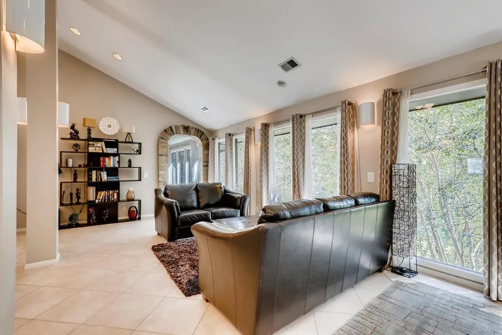 130 Hidden Falls Lane E, Sandy Springs, Georgia 30328, 4 Bedrooms Bedrooms, ,4 BathroomsBathrooms,Residential,Sold,130 Hidden Falls Lane E,6626134