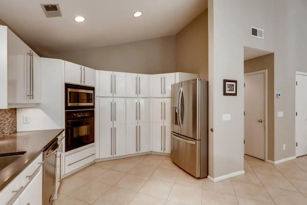 130 Hidden Falls Lane E, Sandy Springs, Georgia 30328, 4 Bedrooms Bedrooms, ,4 BathroomsBathrooms,Residential,Sold,130 Hidden Falls Lane E,6626134
