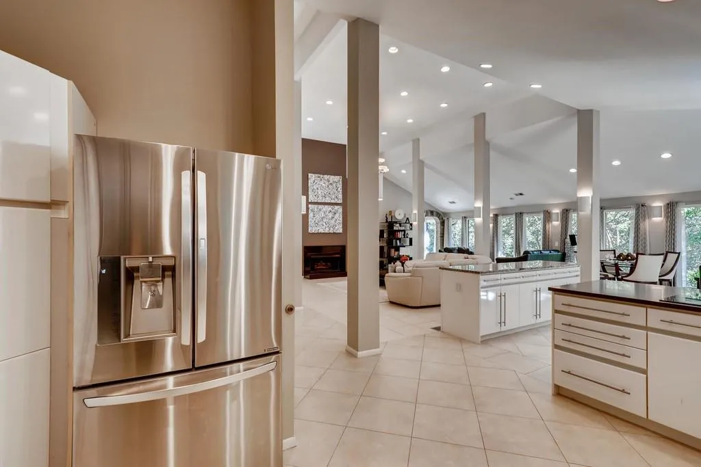 130 Hidden Falls Lane E, Sandy Springs, Georgia 30328, 4 Bedrooms Bedrooms, ,4 BathroomsBathrooms,Residential,Sold,130 Hidden Falls Lane E,6626134