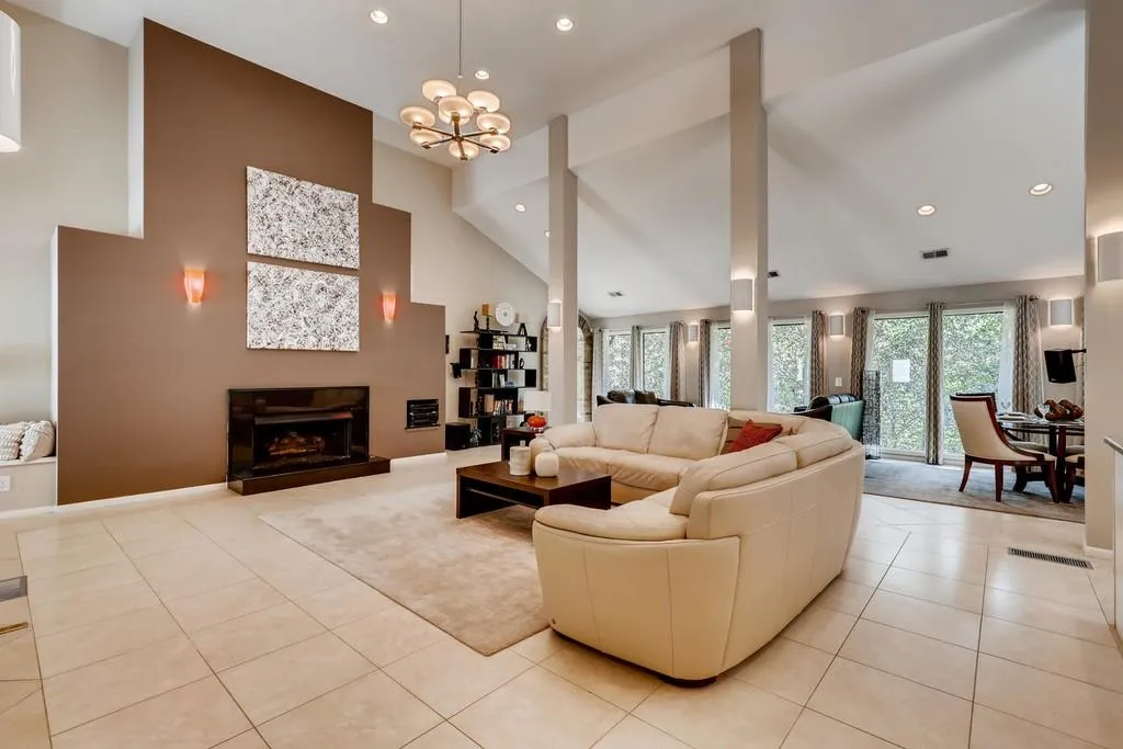 130 Hidden Falls Lane E, Sandy Springs, Georgia 30328, 4 Bedrooms Bedrooms, ,4 BathroomsBathrooms,Residential,Sold,130 Hidden Falls Lane E,6626134